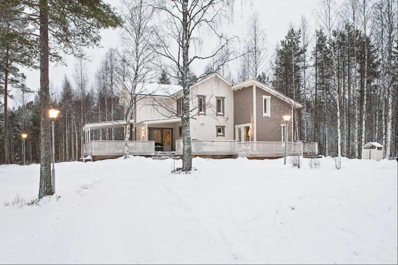Luxurious Villa Kinos With Jacuzzi Rovaniemi Exterior foto